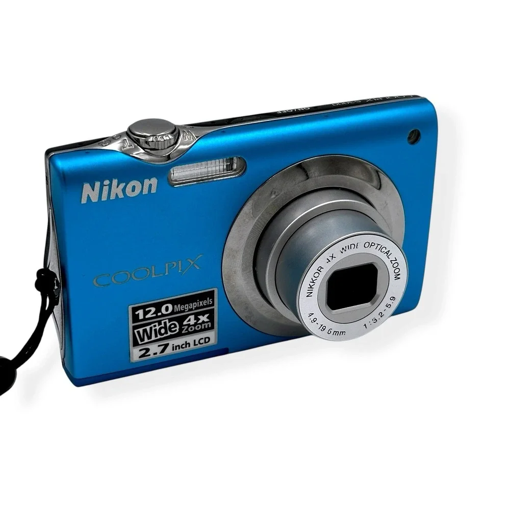 NIKON COOLPIX S3000 12.0MP Digital Camera Blue PARTS OR REPAIR -FOCUS ERROR
